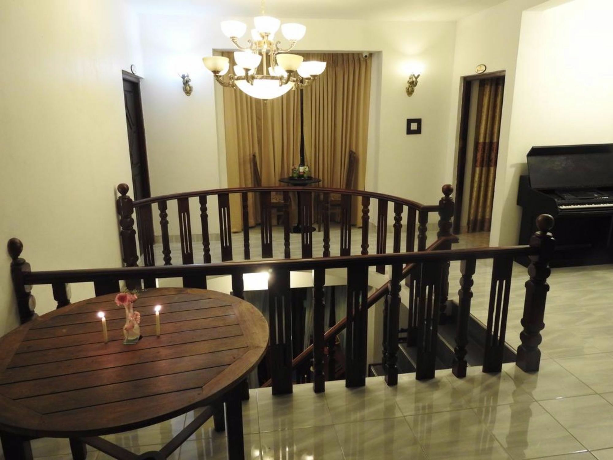 Oak Wood Inn 康提 外观 照片