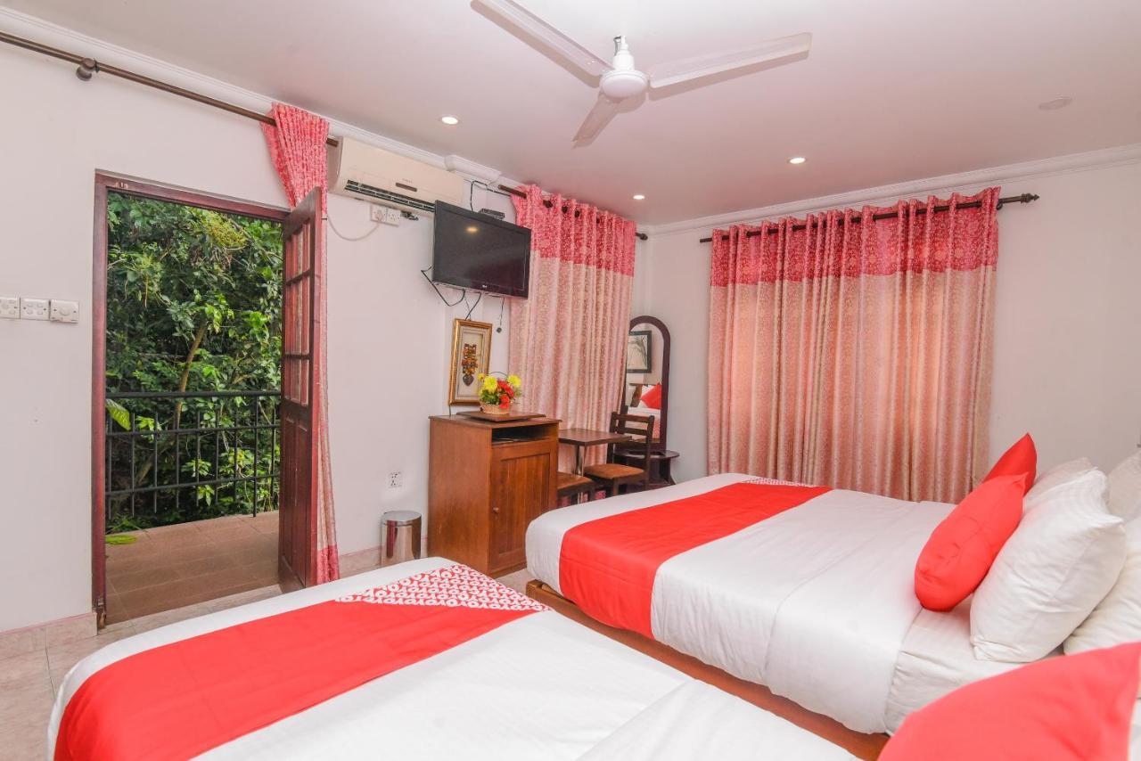 Oak Wood Inn 康提 外观 照片