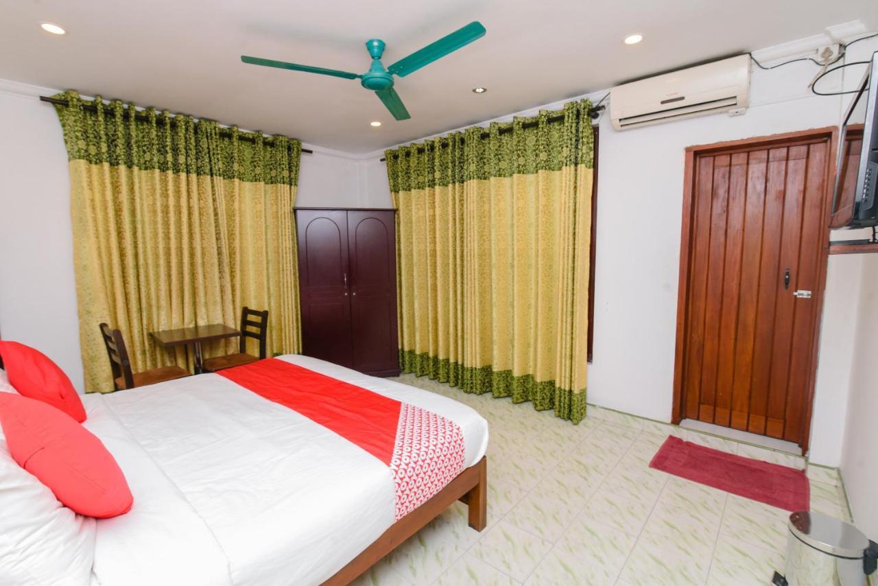 Oak Wood Inn 康提 外观 照片
